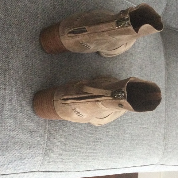 UGG boots size US 7.5 - Picture 5 of 6